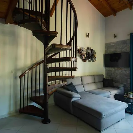Modern Loft @ Kalogria Beach Apartmán