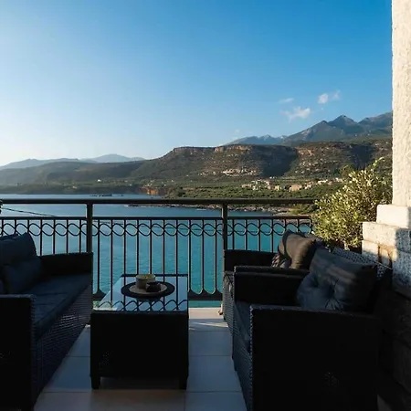 Modern Loft @ Kalogria Beach Apartment
